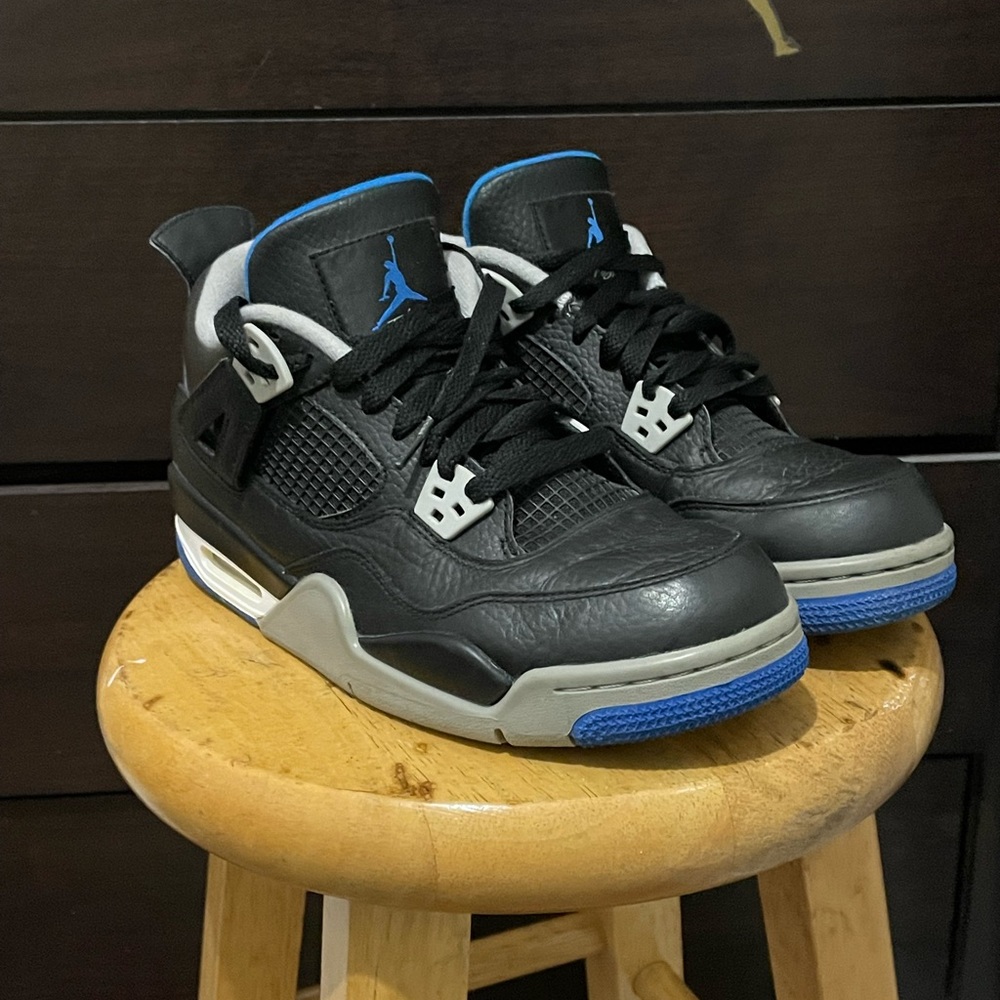 Air Jordan 4 motorsport alternate